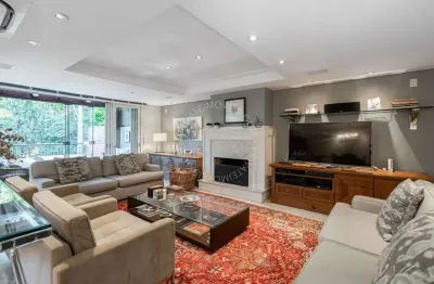 Casa em condomínio fechado com 3 quartos para alugar na Rua Ênio Andrade, 320, Três Figueiras, Porto Alegre por R$ 34.000