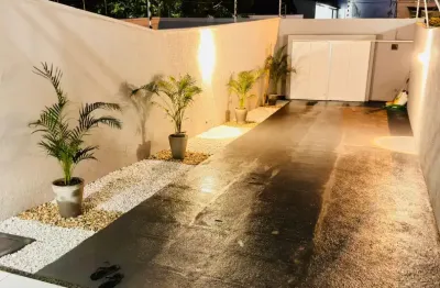 Uma casa duplex, com 6 vagas, 3 quartos (sendo 2 suítes), do lado da av. godofredo maciel e do posto boa ventura, mondubim, fortaleza/ce