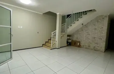 Uma casa duplex, com 6 vagas, 3 quartos (sendo 2 suítes), do lado da av. godofredo maciel, próximo a max forma e a torre de segurança da guarda municipal, mondubim, fortaleza/ce
