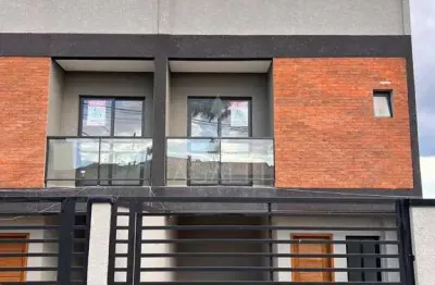 Sobrados no xaxim com jardim e terraço. 3 quartos, churrasqueira e 2 vagas