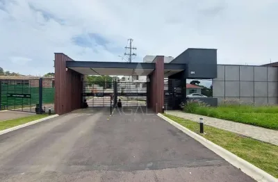 Sobrado tipo triplex disponível para venda em santa felicidade