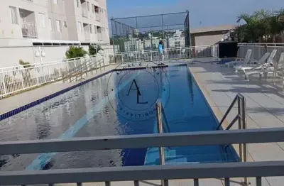 Apartamento completo com 2 quartos, em condomínio com piscina e churrasqueira