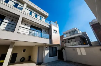 Sobrado em condomínio  3 suítes no coração do Bom Retiro, próximo a Faculdade Opet e Colégio Católica