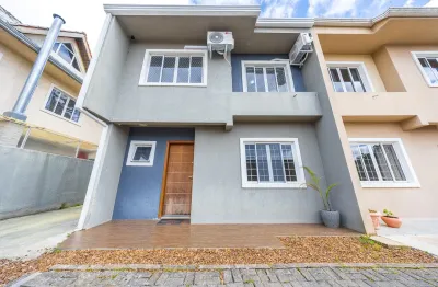 Sobrado em condomínio no barreirinha com móveis planejados e garagem para 2 veículos