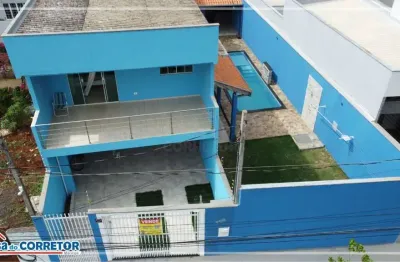 Sobrado com piscina e 05 quartos no jardim são paulo em maringá