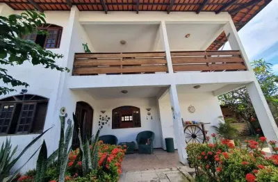 Casa para venda possui 224 metros quadrados com 4 quartos, 2 suites