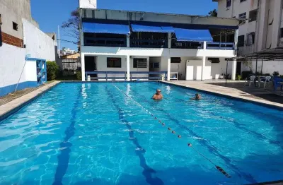 Vendo um prédio comercial com estrutura de academia no bairro varjota 711 m² de área de terreno.