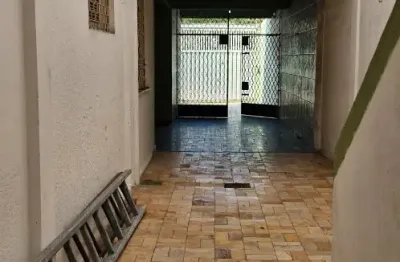 Vendo casa duplex com 4 suites, bom para comércio,  na fausto cabral