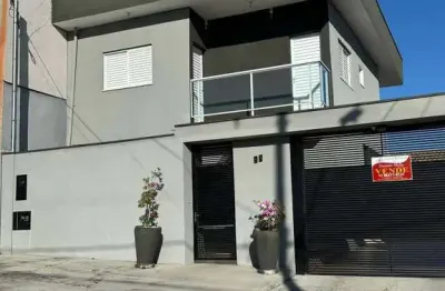 Sobrado exclusivo à venda – 3 suítes mais edícula com closet| área gourmet
