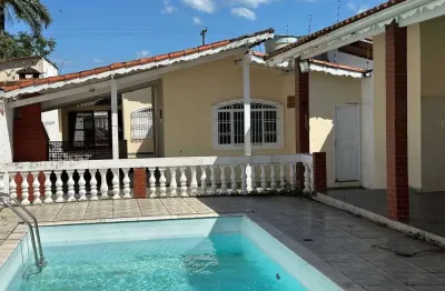 Casa com 3 quartos à venda na Avenida Domingos da Costa Grimaldi, 799, Centro, Peruíbe