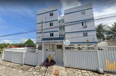 Apartamento térreo com área externa coberta para locar em água fria