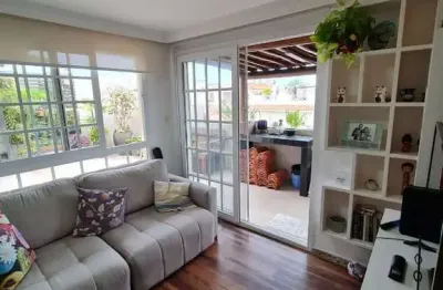 Casa triplex, 233m², cobertura, lavabo, 3/4, fino acabamento, 2 suítes, varandas, climatizado, decorado, 2 vagas. agende sua visita!