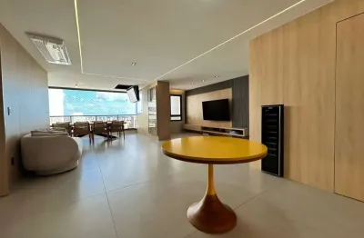 Mon jardin 140m², varanda goumet integrada, 3 suítes, sala ampliada, climatizado, mobiliado, fino acabamento, decorado. agende sua visita!