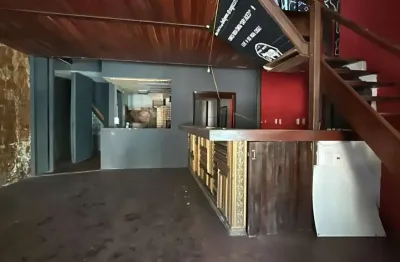 Casa comercial rio vermelho 130m², ideal para bares, restaurantes, clinicas, térreo 70m², superior 60m² por apenas: r$600.000,00! agende sua visita!