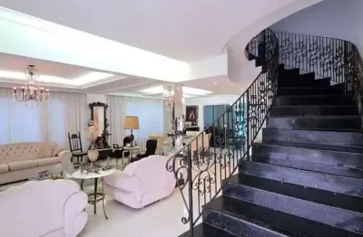 Alphaville i 659m², suíte master com closet e hidro, climatizada, 4 suítes, piscina privativa, fino acabamento, finamente decorado. agende sua visita!