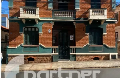 Casa comercial com 4 salas para alugar no Centro, Piracicaba 