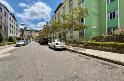 Apartamento de 3 quartos em rua plana no morro da glória por r$380.000