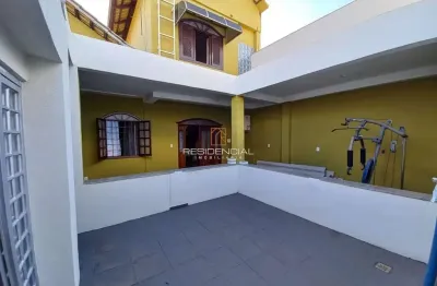 Casa com 3 quartos à venda na Rua Itaperuna, 801, Icaraí, Divinópolis