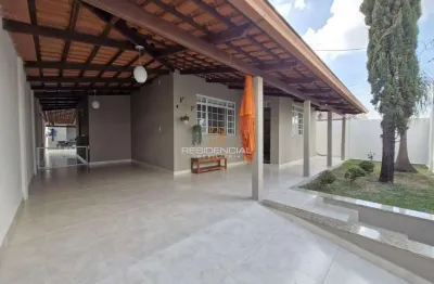 Casa com 3 quartos à venda na Rua Maria Zulmira, 90, São Roque, Divinópolis
