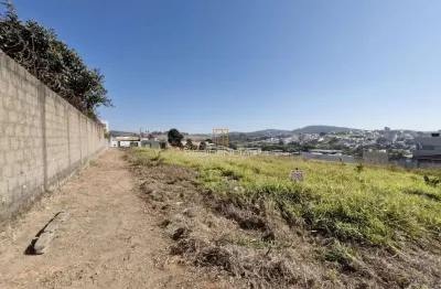 Terreno à venda na Rua Amélia Batista Leite, SN, São Roque, Divinópolis