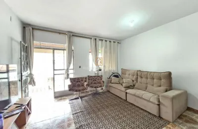 Casa a venda no bairro niteroi 03 quartos, sala, copa, cozinha e quintal