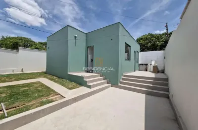 Casa a venda no bairro nova suiça 02 quartos, sala, cozinha e quintal