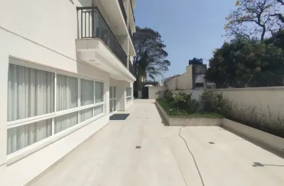 Lindo apartamento pronto pra morar. sala espaçosa com terraço compartilhado com um dos quartos.  cozinha e lavanderia integrada com um banheiro social.  com duas vagas na garagem.