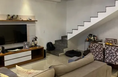 Casa em condomínio fechado à venda na Rua Comprida, 523, Vila Mazzei, São Paulo