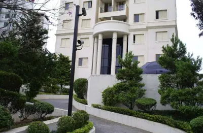 Apartamento com 2 dormitórios sendo 1 suíte, com piso laminado, andar alto com vista livre, 1 vaga de garagem, área de lazer completa com 1 piscina coberta aquecida, 1 piscina aberta fria, salão de fe