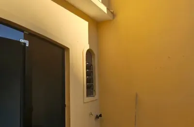 Casa com 3 quartos para alugar na Rua Ivolândia, 135, Jardim Carlu, São Paulo