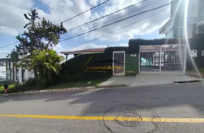 Charmosa casa rústica 4 quartos à venda no cond. parque imperial