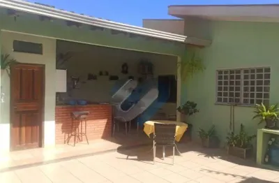 Casa com 3 quartos à venda na Rua Irineu Fernando de Oliveira, 2918, Parque San Remo I, Umuarama