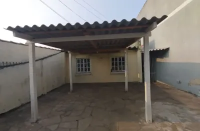 Casa de 3 dormitórios em uma das melhores localizações do bairro Algarve