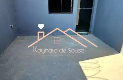 Apartamento com quintal, que é parece uma casa de tão grande, no jatobá!!!!