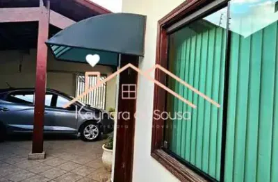 Casa com 3 quartos à venda na Avenida Doutor Antônio Carlos Garcia de Faria, Jardim Aureliano, Pouso Alegre