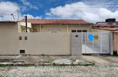 Casa com 3 quartos à venda na Rua Raposo Câmara, Candelária, Natal