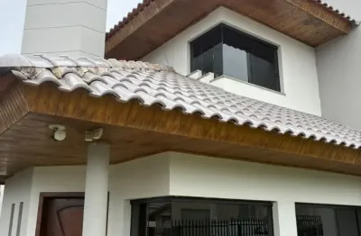 Sobrado para locação próximo à paróquia sant’ana! imóvel de esquina com ótima localização, a poucos minutos do centro!