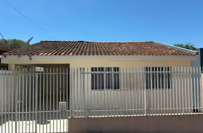 Casa disponível para locação no bairro Boqueirão/Batel...