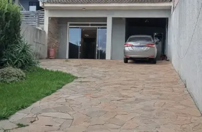 Excelente sobrado disponível para locação, localizado a apenas uma quadra do Parque do Lago.