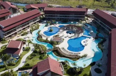 ️ bangalô exclusivo no oka beach residence – praia do cupe   descubra o seu refúgio ideal no litoral! bangalô de 150m², totalmente mobiliado, com:   3 suítes  wc social  sala ampla para 2 ambientes  c