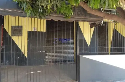 Ótimo ponto comercial no bairro cid. jardim, esquina, com 2 portas de aço, devidamente estruturado para comercio.