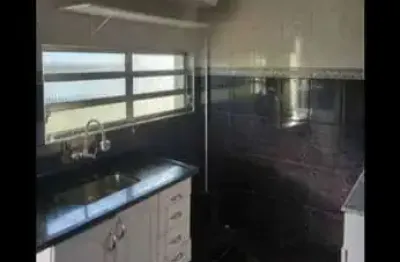 Apto no cond. sirius p/ venda com 2 quartos (1 c/ armários), 4° andar prédio escadas, vaga de garagem coberta.