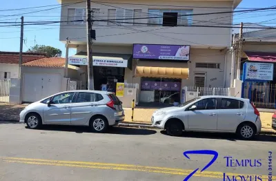 Oportunidade de locação de casa comercial ou res. Pavimento superior, bairro flanboyant, 4 salas, ar condicionado, 2 vagas cobertas.