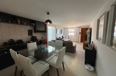 Casa em condomínio fechado com 3 quartos à venda no Granja dos Cavaleiros, Macaé 