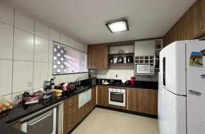 Casa com 3 quartos à venda no Jardim Vitória, Macaé 