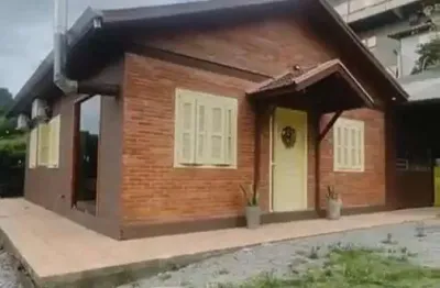 Casa com 3 quartos à venda na prinstrop, gramado  por r$ 800.000
