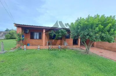 Casa para Venda em Cidreira, centro, 3 dormitórios, 1 suíte, 2 banheiros, 2 vagas