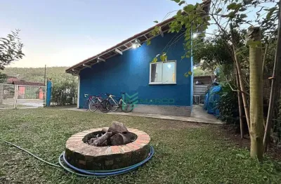 Casa com 2 dormitórios à venda, 60 m² por r$ 360.000 - albuquerque - teresópolis/rj