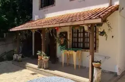Casa com 3 dormitórios à venda, 115 m² por r$ 500.000 - albuquerque - teresópolis/rj