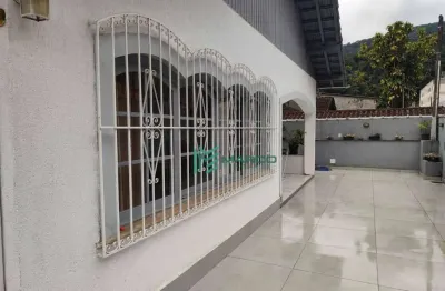 Casa com 3 dormitórios à venda, 186 m² por r$ 990.000 - meudon - teresópolis/rj